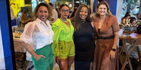 Elaine Monteiro, Rafaela Monteiro, Larissa Mello e Rebecca Bravos